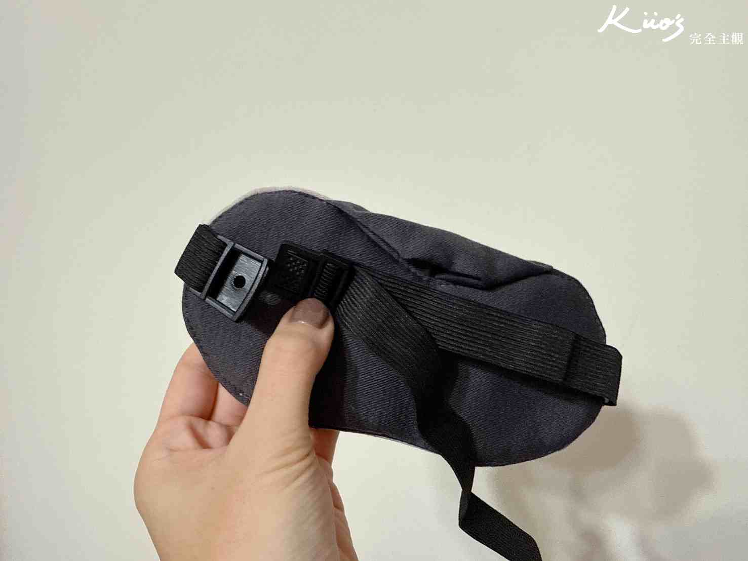 【2025最新】Top10長途飛機必備小物!搭飛機必帶、超實用! 12 長途飛機必備小物!