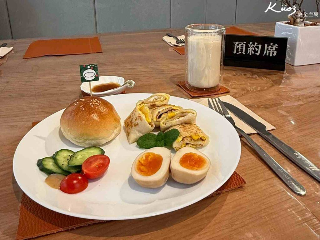 【新開幕台南民宿】開箱宮崎寓所！評價與10亮點、超近海安路民宿！