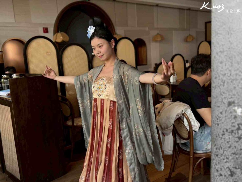 【2026上海李百蟹】李百蟹蟹黃麵全攻略:外灘必吃菜單與預約密技! 17 上海李百蟹預訂攻略