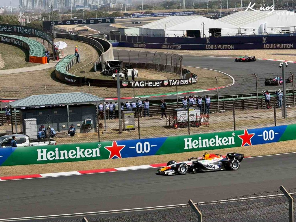 【2026上海F1】門票怎買?5大看台實測解析!20大QA!開箱F1門票+住宿! 6 上海F1我親自實測實拍